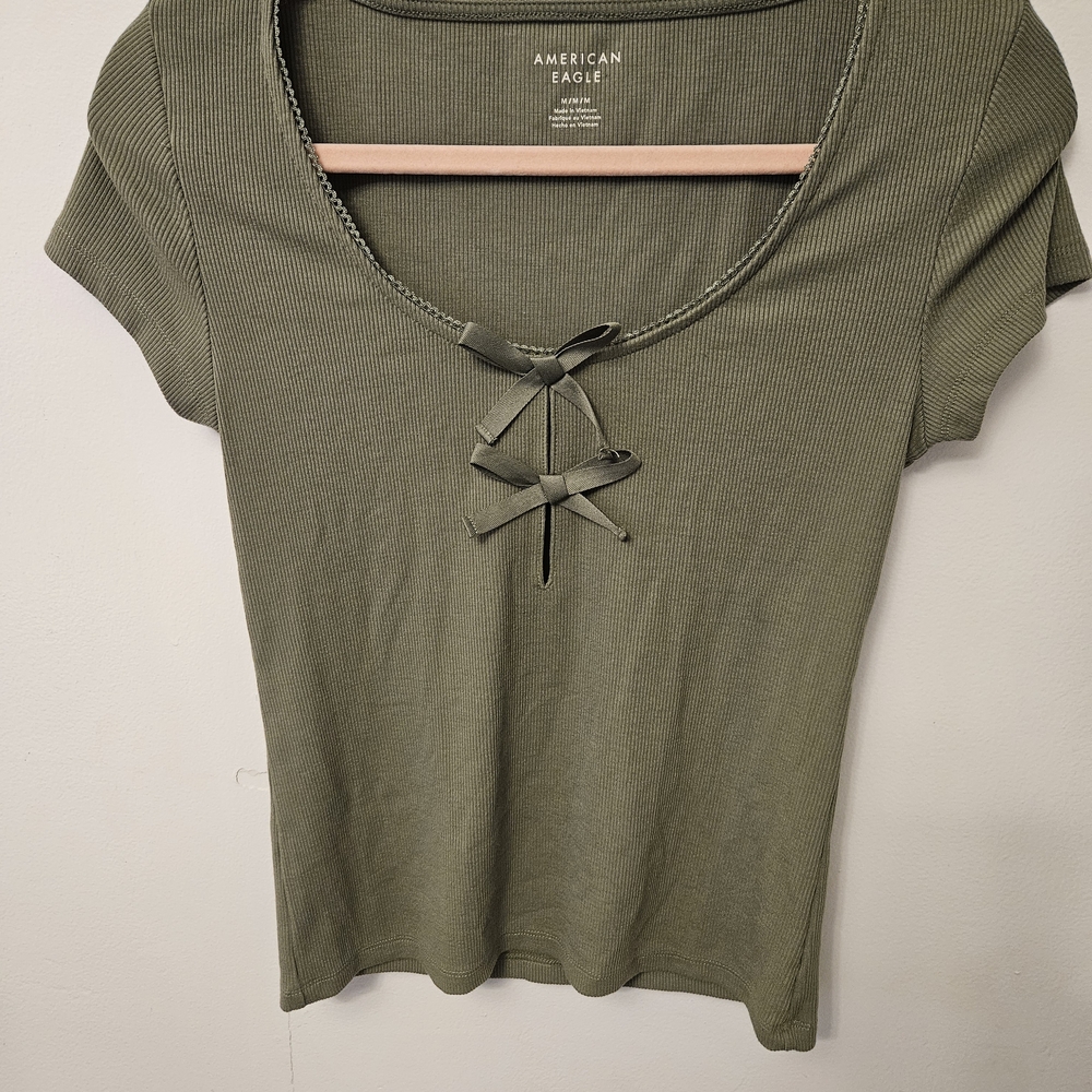 American Eagle Outfitters Olive Green Short Sleeve Lace-Up Ribbed Tee